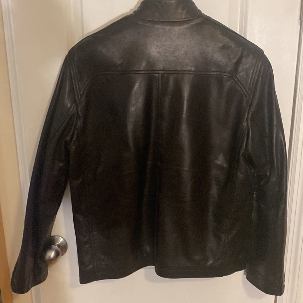 Andrew Marc premium quality leather jacket. Excellent condition - Picture 2 of 6